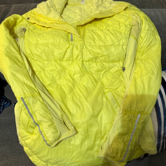 Lululemon What the Fluff Jacket size 6 - Picture 2 of 4